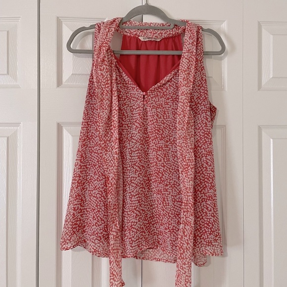Old Navy Sleeveless Blouse - Picture 2 of 6
